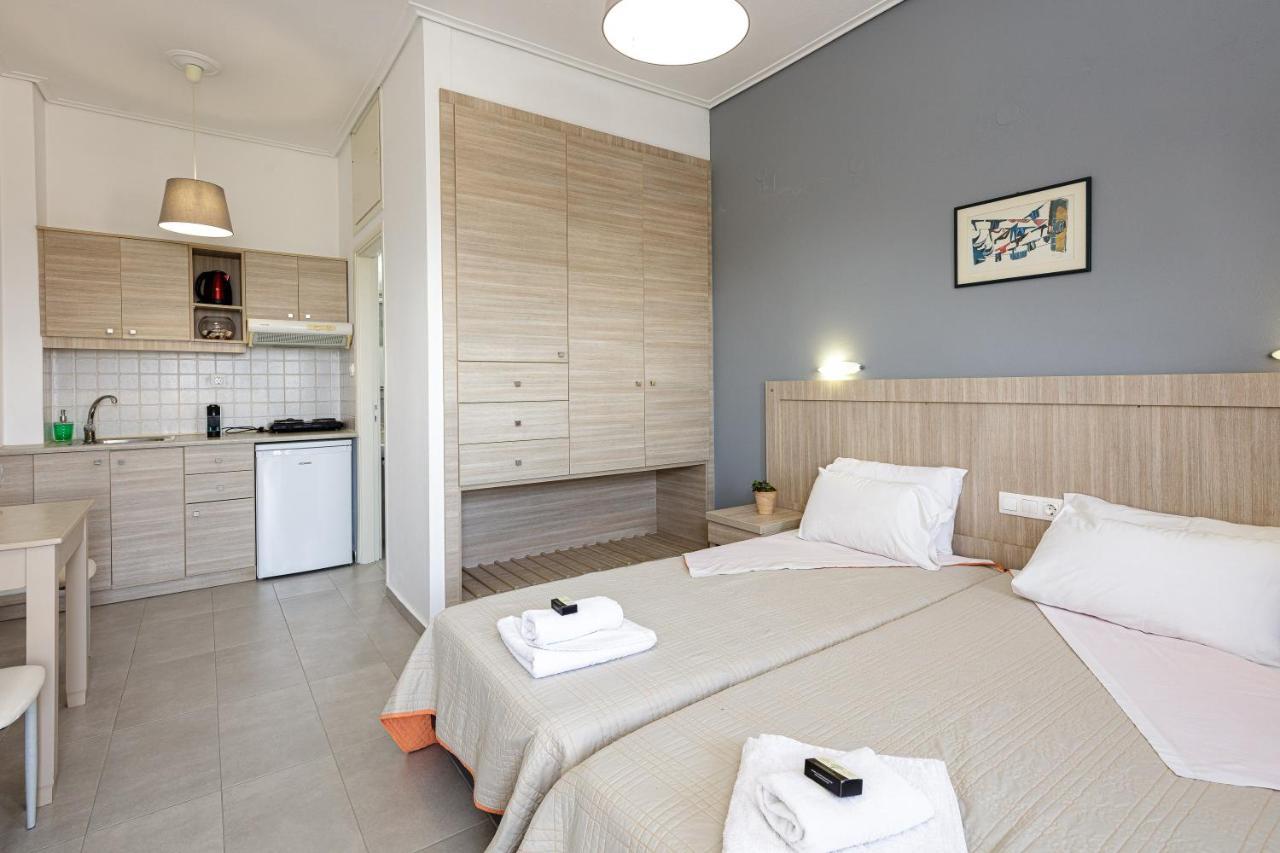 Yiannis Apartments Adelianos Kampos Exterior foto