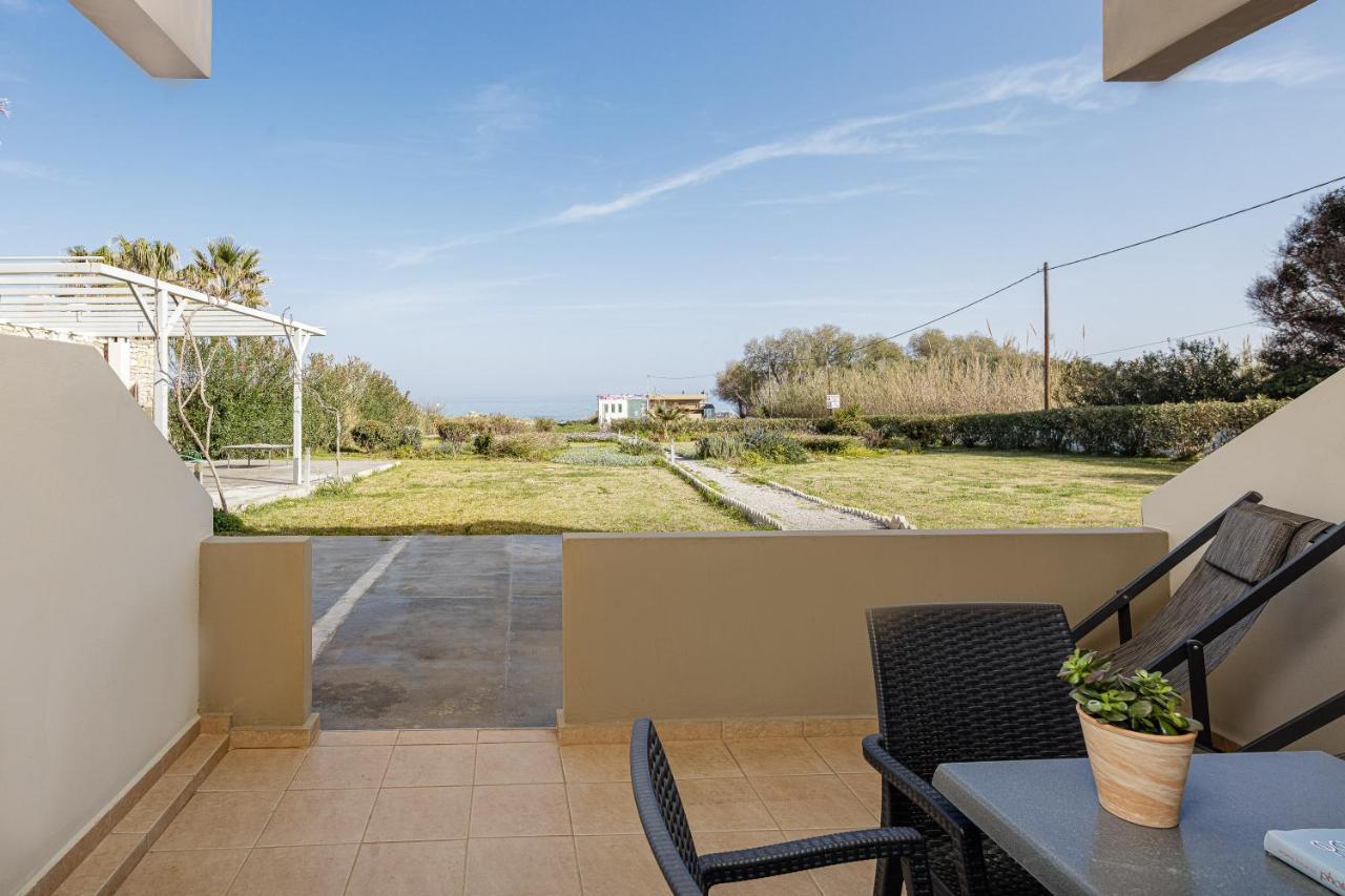 Yiannis Apartments Adelianos Kampos Exterior foto