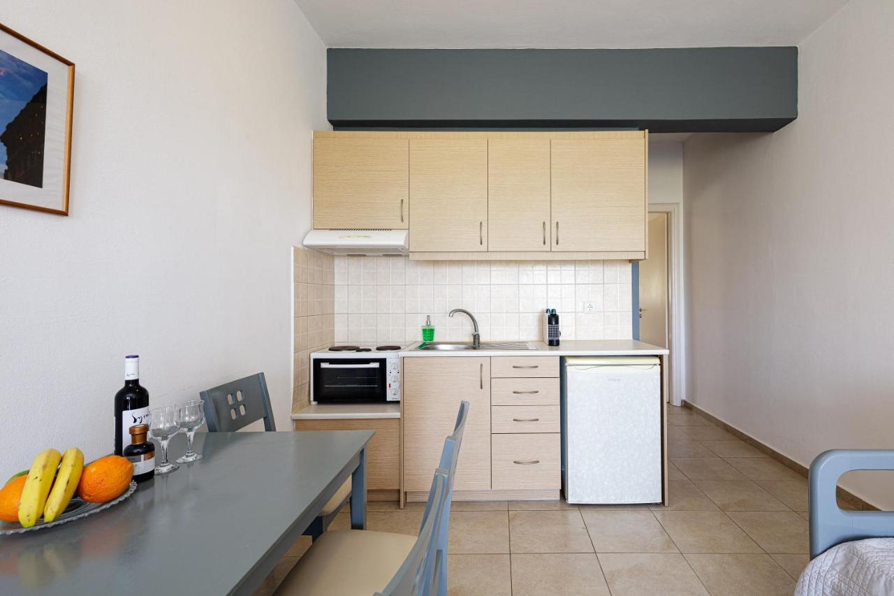 Yiannis Apartments Adelianos Kampos Exterior foto