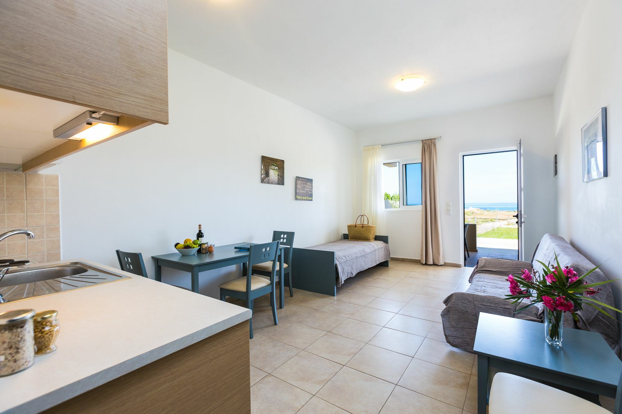 Yiannis Apartments Adelianos Kampos Exterior foto