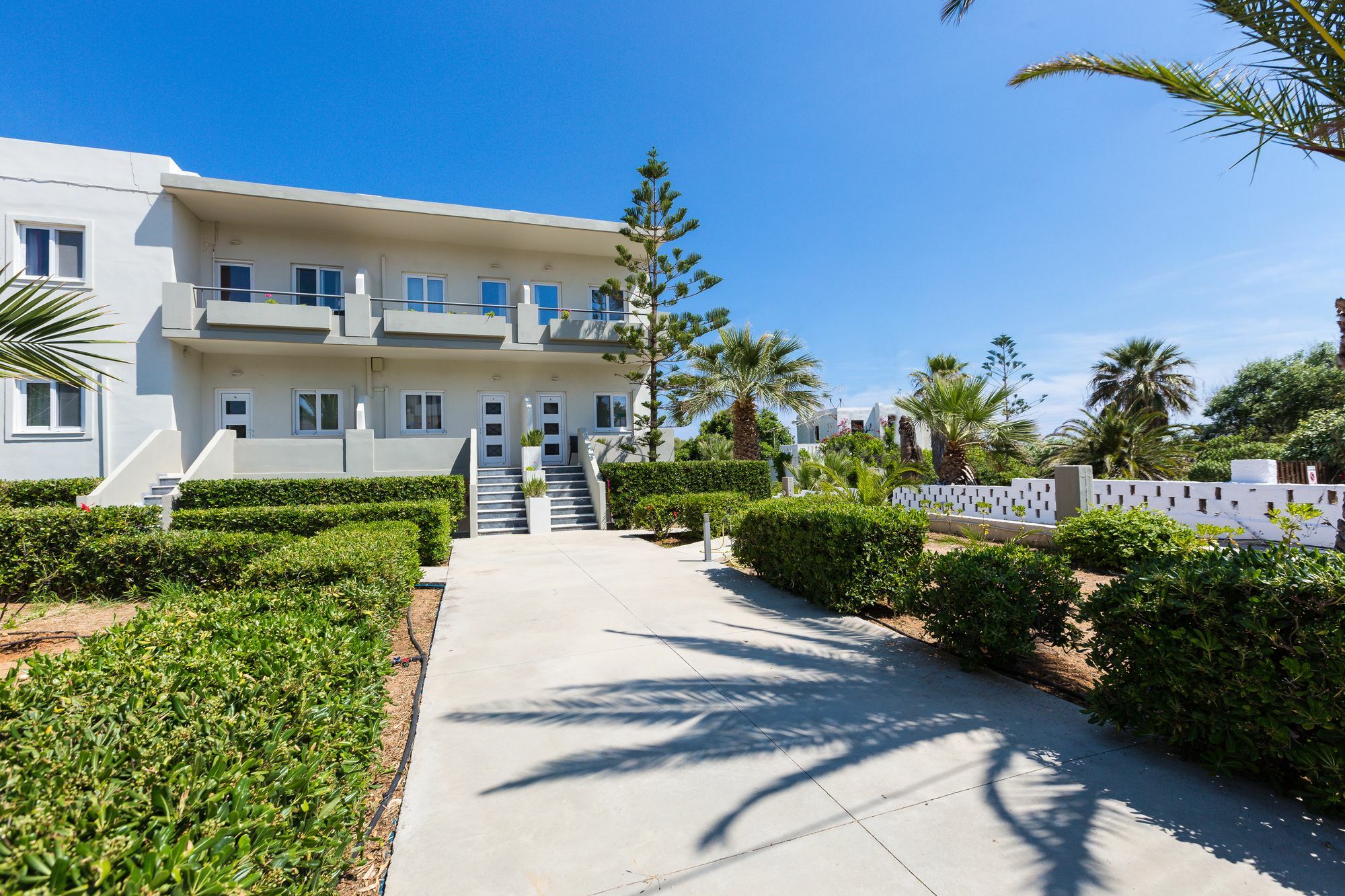 Yiannis Apartments Adelianos Kampos Exterior foto