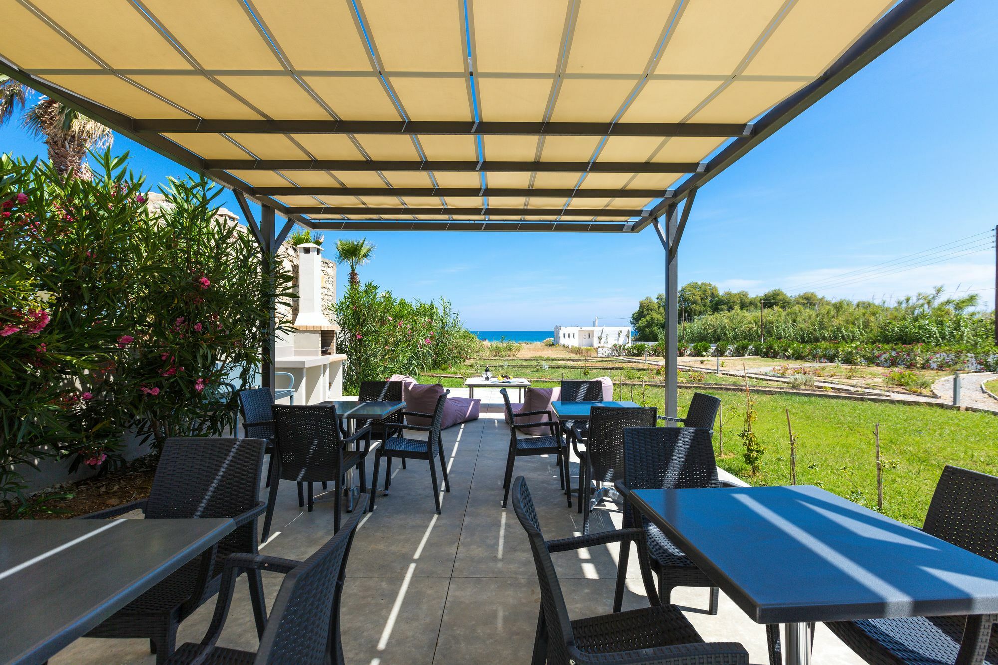 Yiannis Apartments Adelianos Kampos Exterior foto